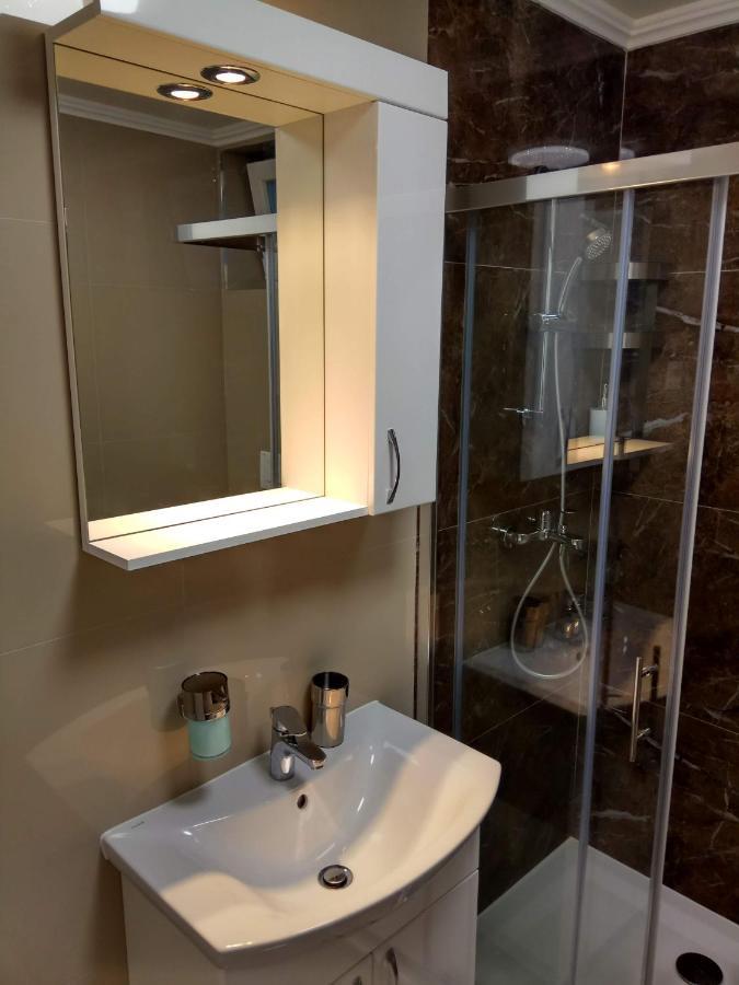 Apartment Cherry Gold 兹雷尼亚宁 外观 照片